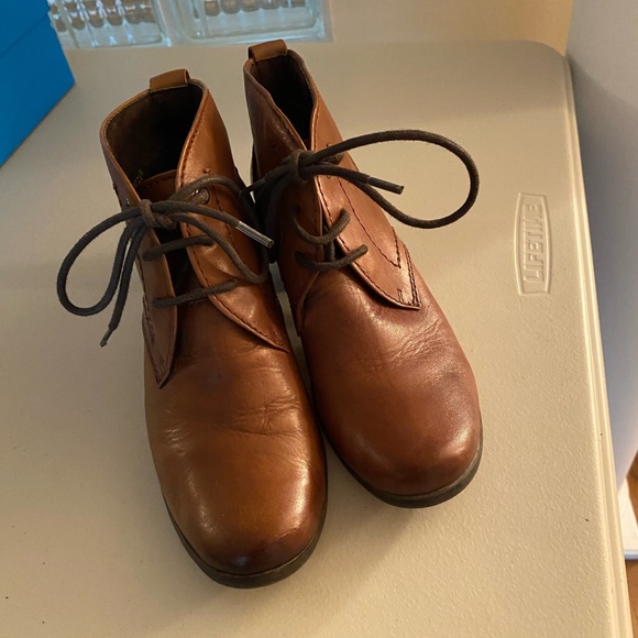 Italian leather ankle boots, worn just once, size 6 - Picture 2 of 5